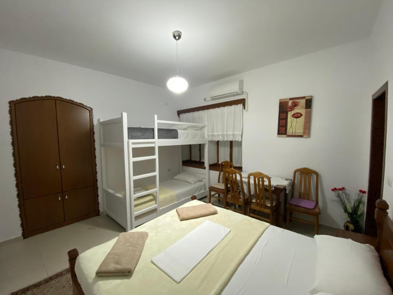 Guesthouse Cico Gjirokastër Extérieur photo