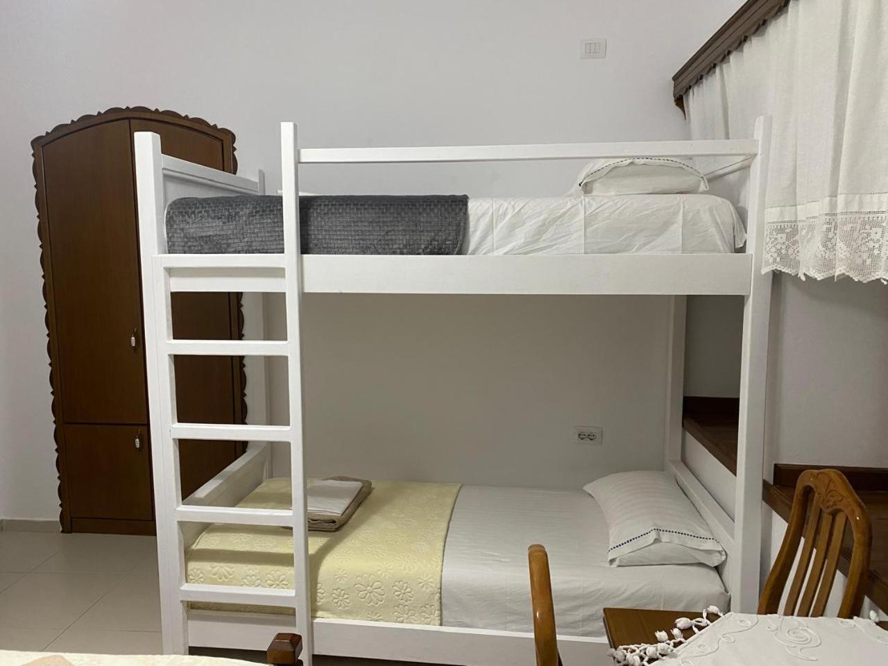 Guesthouse Cico Gjirokastër Extérieur photo
